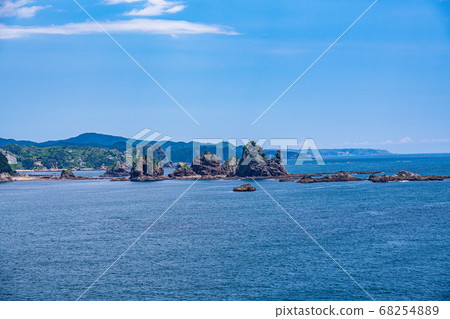(Shizuoka Prefecture) Minokakeiwa seen from Irozaki and Ishimuro Shrine 68254889