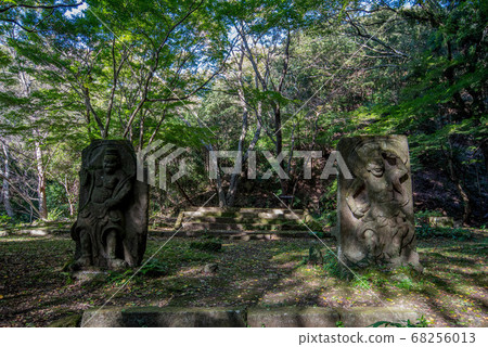 Scenery of an abandoned temple Old Sentoji 68256013