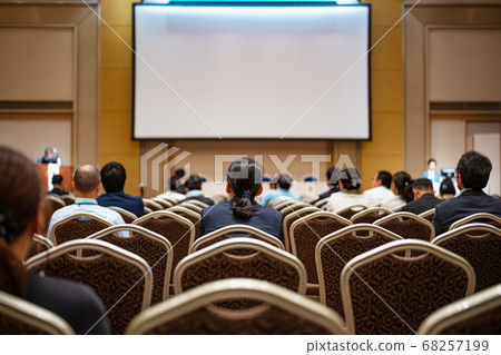 People attending the seminar 68257199