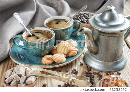 Coffee and biscuits 68258952