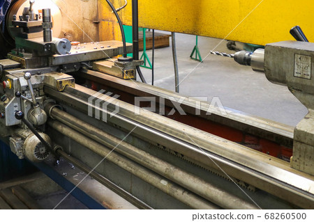 A large powerful iron metal bench-type screw 68260500