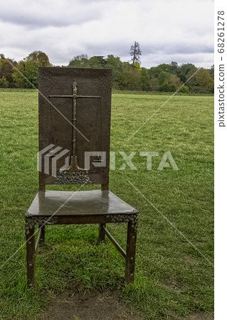 12 bronze chairs - Jurors artwork by Hew Locke in Runnymede, Surrey, United Kingdom 68261278