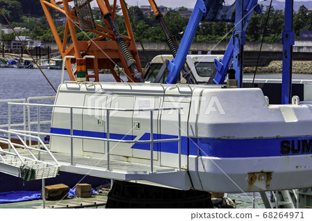 Otoshima Fishing Port with Crane Kurashiki City, Okayama Prefecture Otoshima Fishing Port with Crane Kurashiki City, Okayama Prefecture 68264971