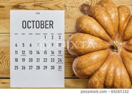 October 2020 monthly calendar with Pumpkin on wood October 2020 monthly calendar with Pumpkin on wood 68265182