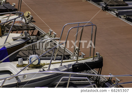 巡洋艦停泊在岡山縣倉敷市大島漁港 68265307