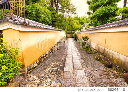 京都，妙心寺寺院的入口 68265448