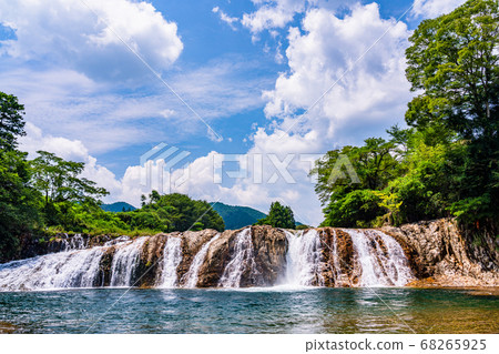 (愛知縣都營町)Tsuta no Fuchi Waterfall (愛知縣都營町)Tsuta no Fuchi Waterfall 68265925