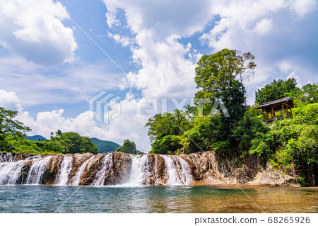 (愛知縣都營町)Tsuta no Fuchi Waterfall (愛知縣都營町)Tsuta no Fuchi Waterfall 68265926