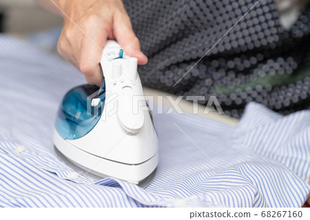 Ironing  68267160
