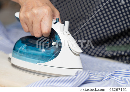 Ironing  68267161