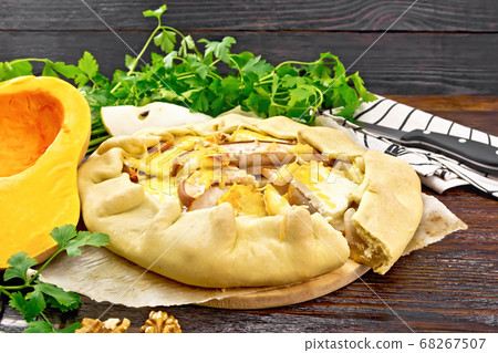 Galeta with pumpkin and pear on board 68267507