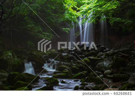In search of coolness, Otome Falls in Tochigi Prefecture in July 68268681