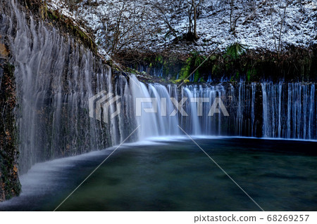 冬天的白rai瀑布（長野縣） 68269257