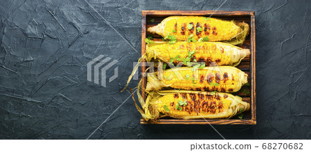 Grilled corn cobs 68270682