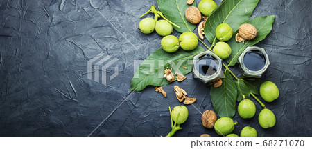 Unripe walnut tincture 68271070