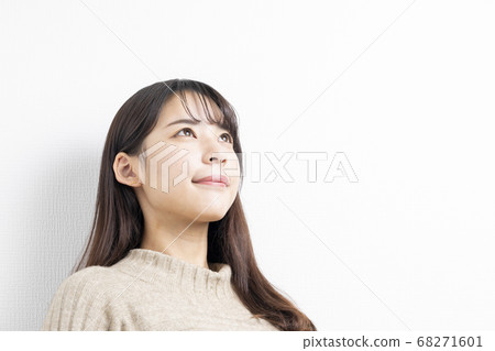 女人盯著明天 女人盯著明天 68271601