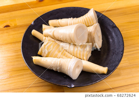 Boiled bamboo shoots Boiled bamboo shoots 68272624