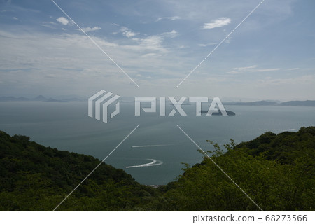 山的美麗風景。 68273566