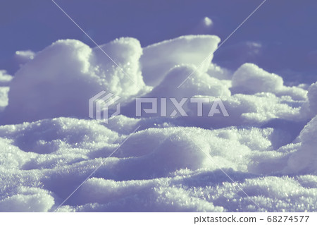 Fresh snow in sunlight 68274577