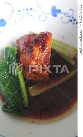 Gatsuri pork simmered in soy sauce Gatsuri pork simmered in soy sauce 68275415