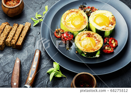 Fried eggs or scrambled eggs Fried eggs or scrambled eggs 68275812