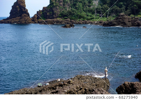 Echizen-cho, Fukui Prefecture "Hoborimonen", a coastal angler 68275940