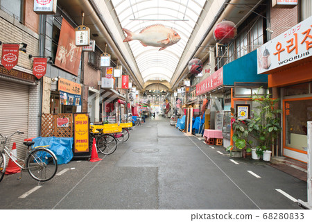 Kuromon Market in Minami, Osaka in the early morning 68280833