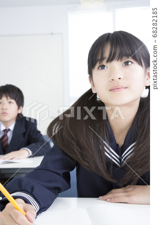 Junior high school students studying in a cram school 68282185