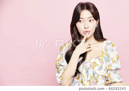 Beautiful flowers on green background Beautiful flowers on green background 68283243