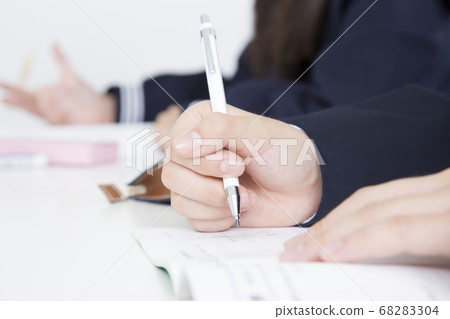 Junior high school students studying in a cram school 68283304