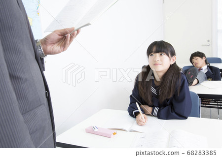 Bad boy junior high school student 68283385