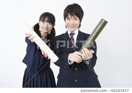 Junior high school student with diploma 68283427