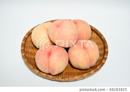桃子在籃子裡 68283925