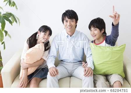 Smile parent and child Smile parent and child 68284781