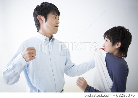 虐待 68285370