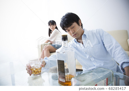 Alcoholic father Alcoholic father 68285417
