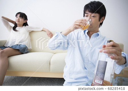 Alcoholic father Alcoholic father 68285418