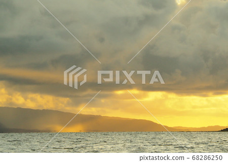 Golden island Golden island 68286250