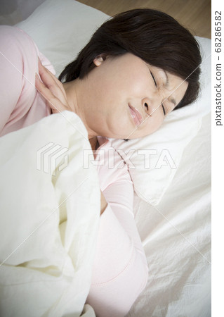 有睡眠障礙的女性 68286582