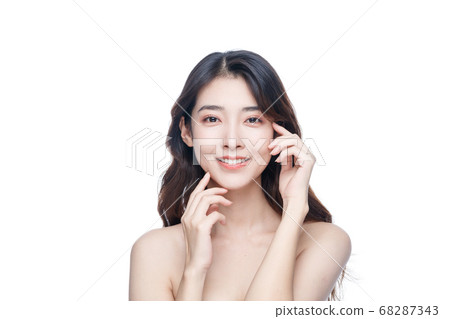 Beauty Portrait Of Young Asian Woman Beauty Portrait Of Young Asian Woman 68287343