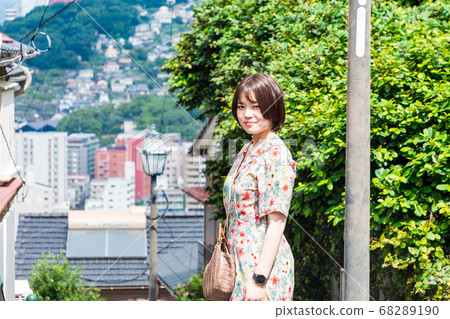 Tourists on Ryoma street in Nagasaki, where you can feel the breath of the Bakumatsu era Tourists on Ryoma street in Nagasaki, where you can feel the breath of the Bakumatsu era 68289190