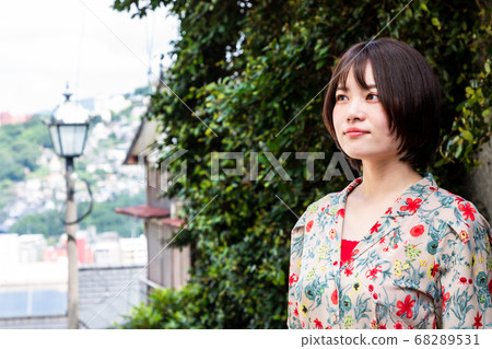 Tourists on Ryoma street in Nagasaki, where you can feel the breath of the Bakumatsu era Tourists on Ryoma street in Nagasaki, where you can feel the breath of the Bakumatsu era 68289531