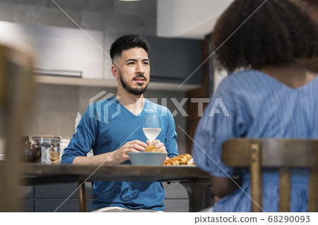 情侶聊天的圖片 情侶聊天的圖片 68290093