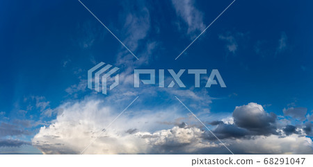 Fantastic clouds against blue sky, panorama 68291047