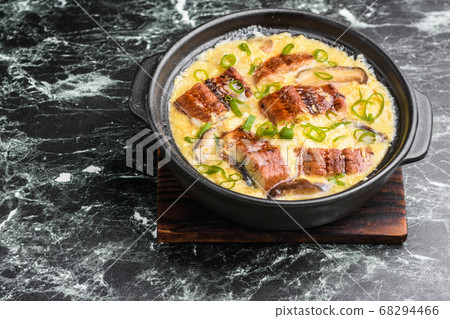 Eel porridge 68294466