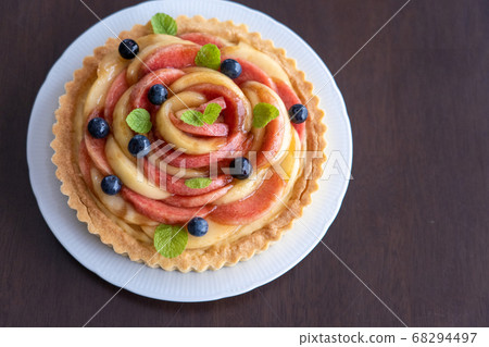 Hida peach tart cake 68294497