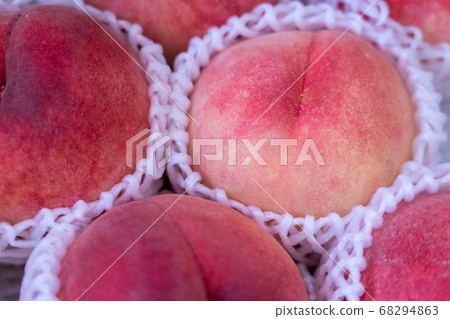 Hida peach 68294863