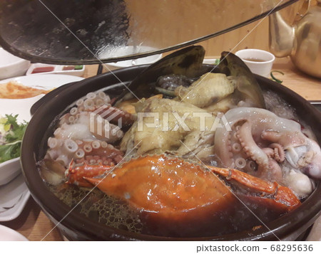 For your health, eat Haeshintang with native chicken 68295636