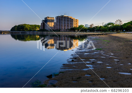 三島水域（喀什海岸海濱長島市）的早晨風景[福岡市東區] 68296103