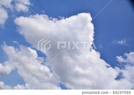 形狀有趣的藝術雲 68297088